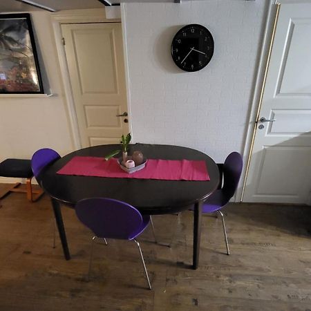 Fin Leilighet I Stille Og Rolig Omrade Med Gratis Privat Parkering! Stavanger Dış mekan fotoğraf