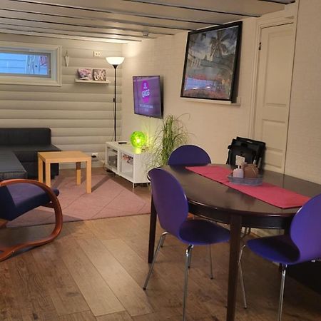 Fin Leilighet I Stille Og Rolig Omrade Med Gratis Privat Parkering! Stavanger Dış mekan fotoğraf